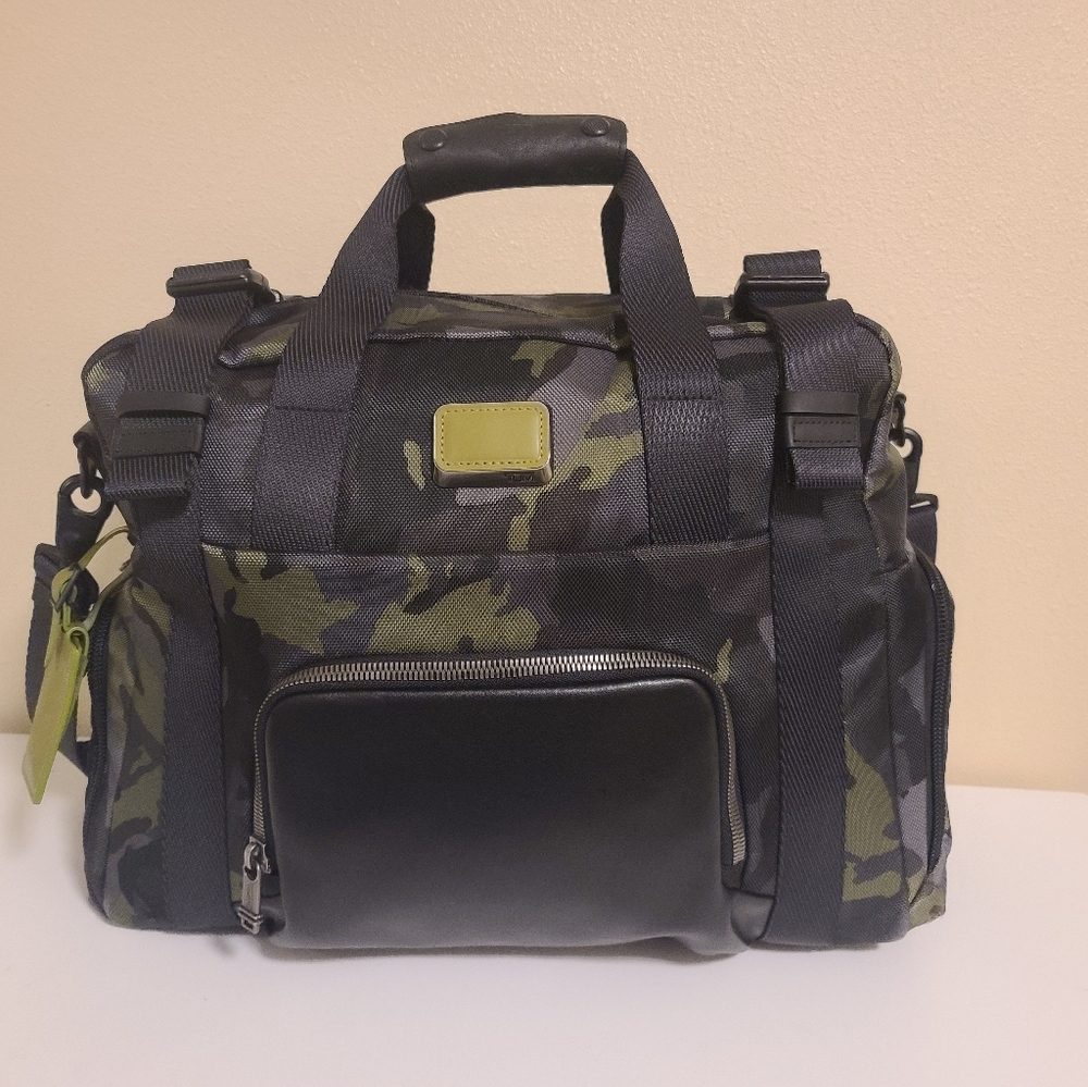 Tumi Alpha Bravo Camo Buckley Duffel Bag New W/Tag! – 232658GCM